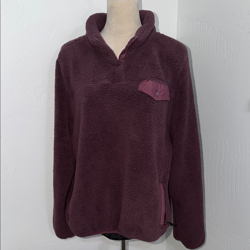 Cozy Plum Fleece Sweatshirt with Pouch & Chest Pockets Size Medium